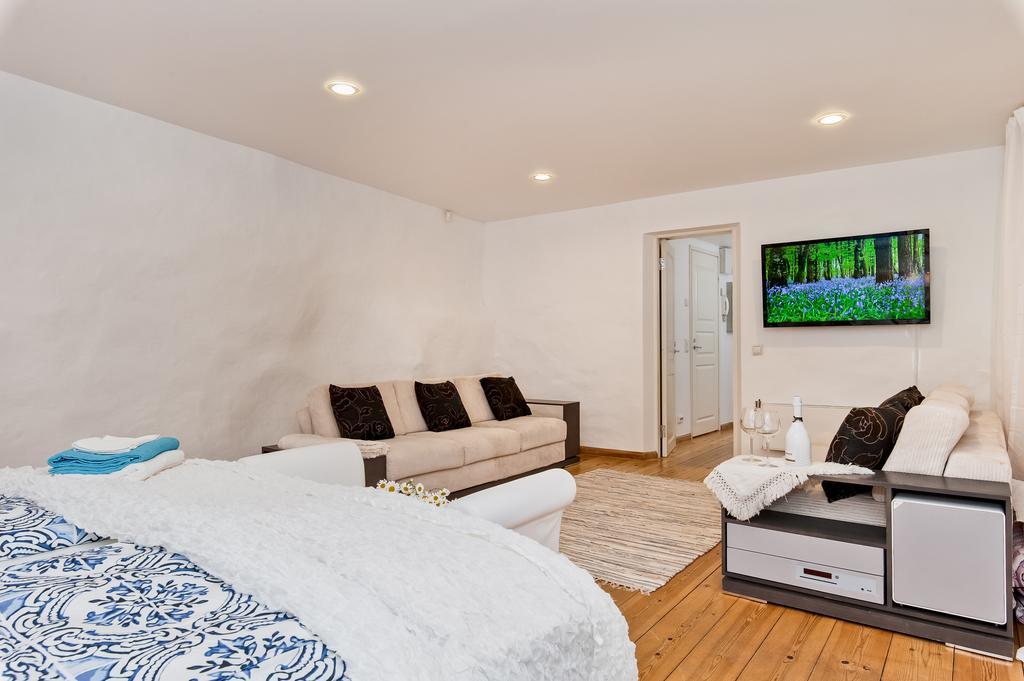 Old Town Central Apartment Талин Екстериор снимка