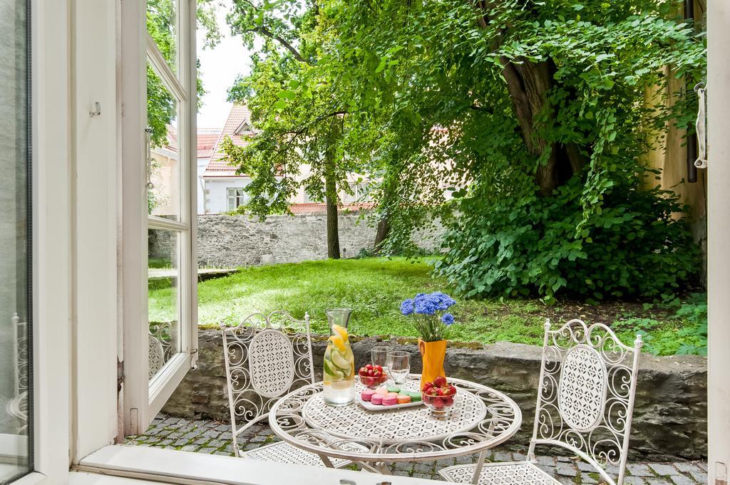 Old Town Central Apartment Талин Екстериор снимка