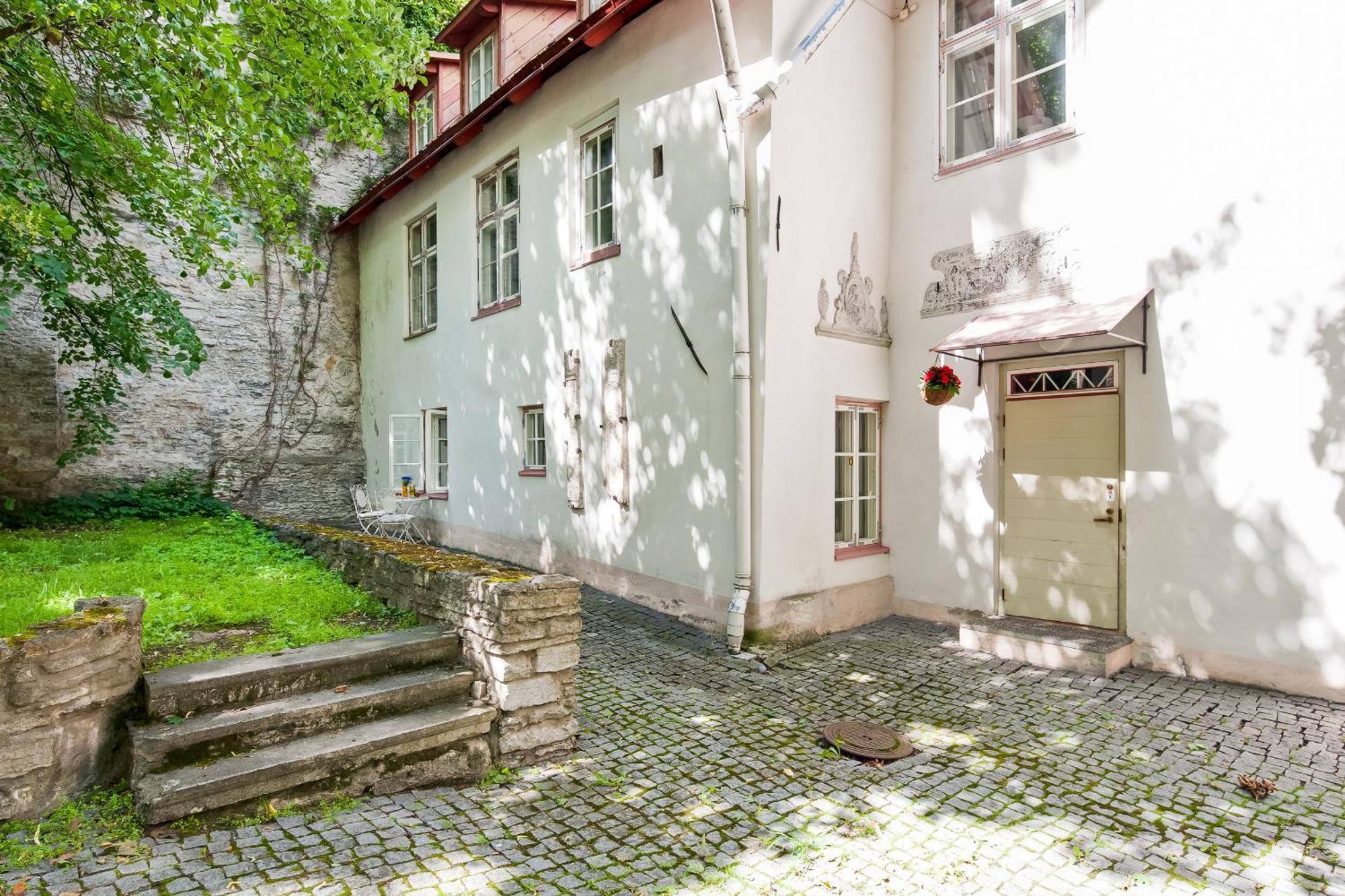 Old Town Central Apartment Талин Екстериор снимка