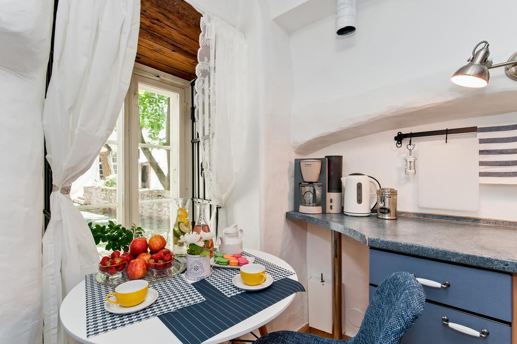 Old Town Central Apartment Талин Екстериор снимка